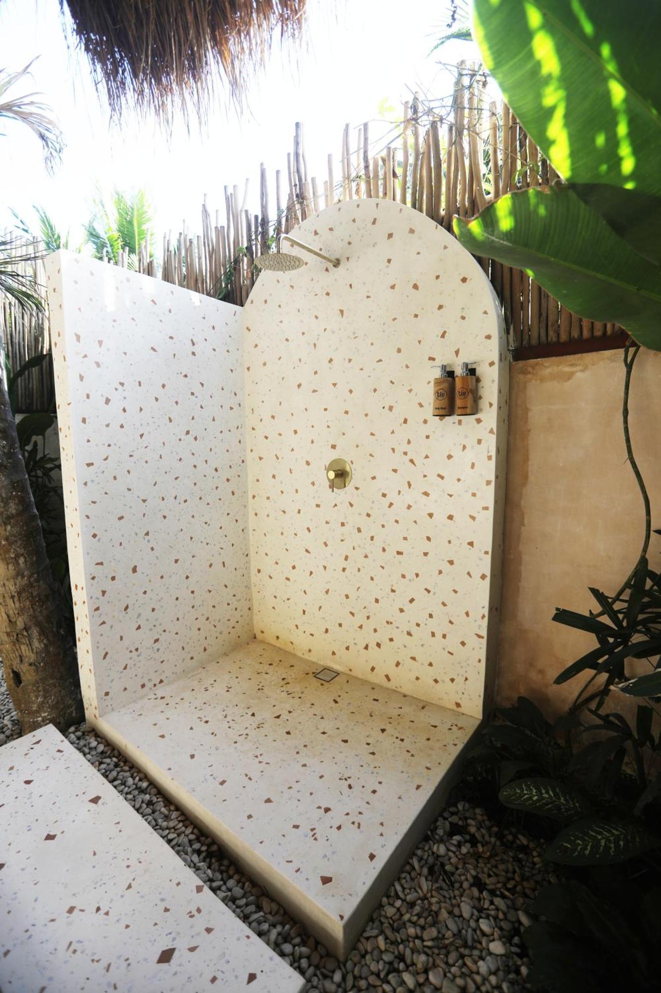 Tiu Oasis Lombok 호텔 Kuta  외부 사진
